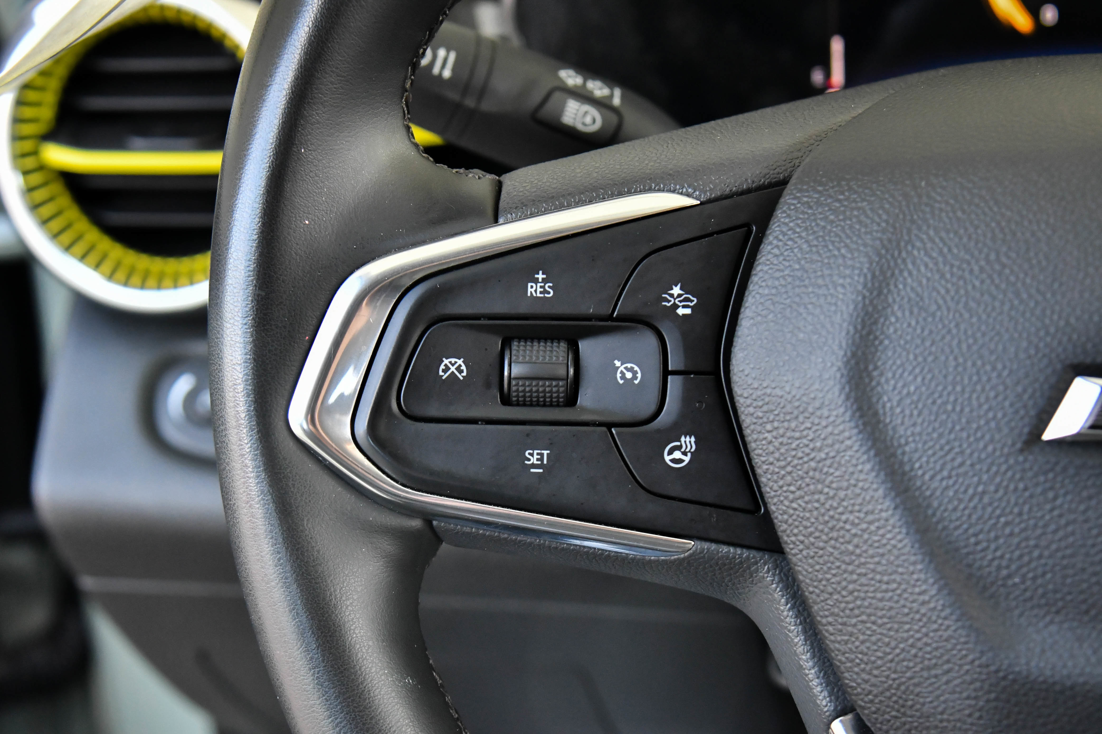 Used 2025 Chevrolet Trax ACTIV w/ Driver Confidence Package image 30