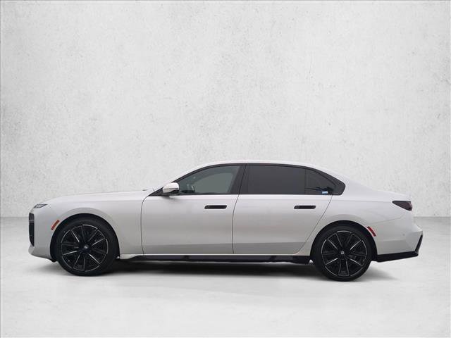 Used 2023 BMW 740i w/ Parking Assistance Package image 9