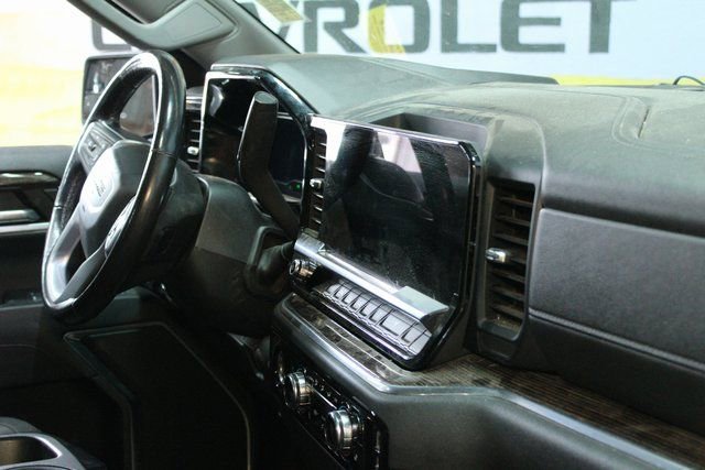 Used 2022 GMC Sierra 1500 SLE image 12