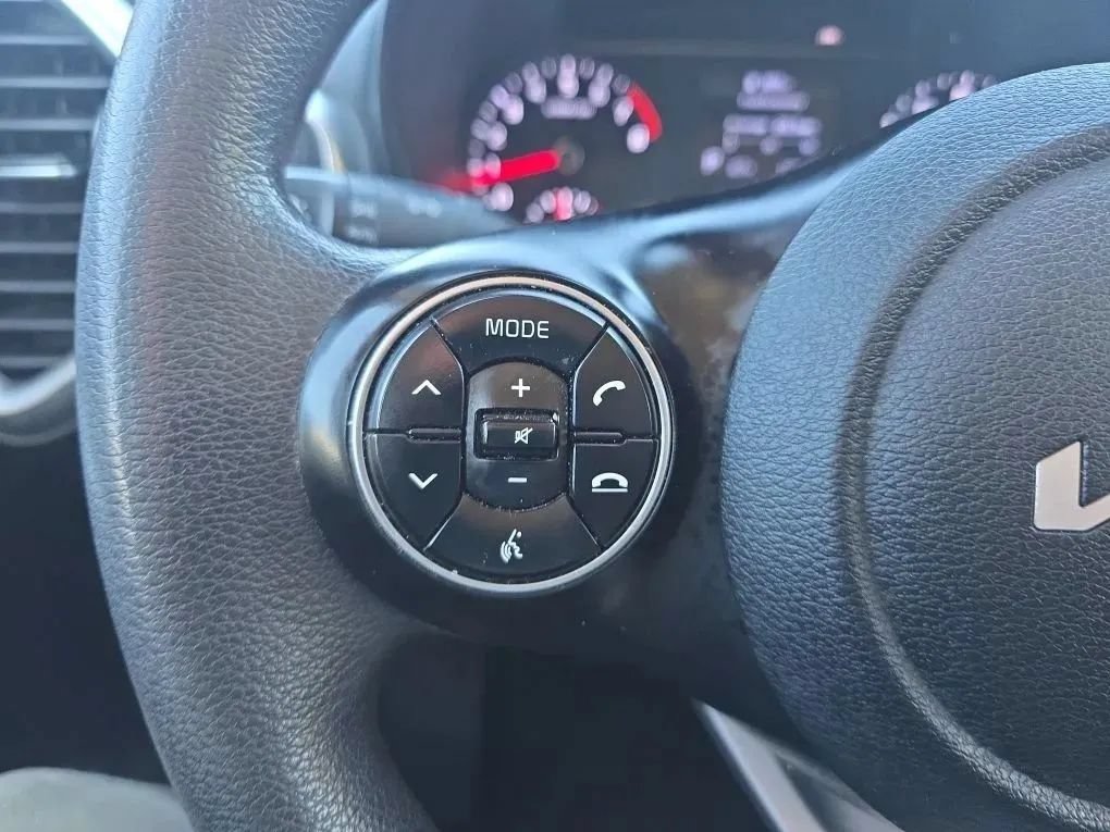 Used 2022 Kia Soul LX w/ Technology Package FWD image 17