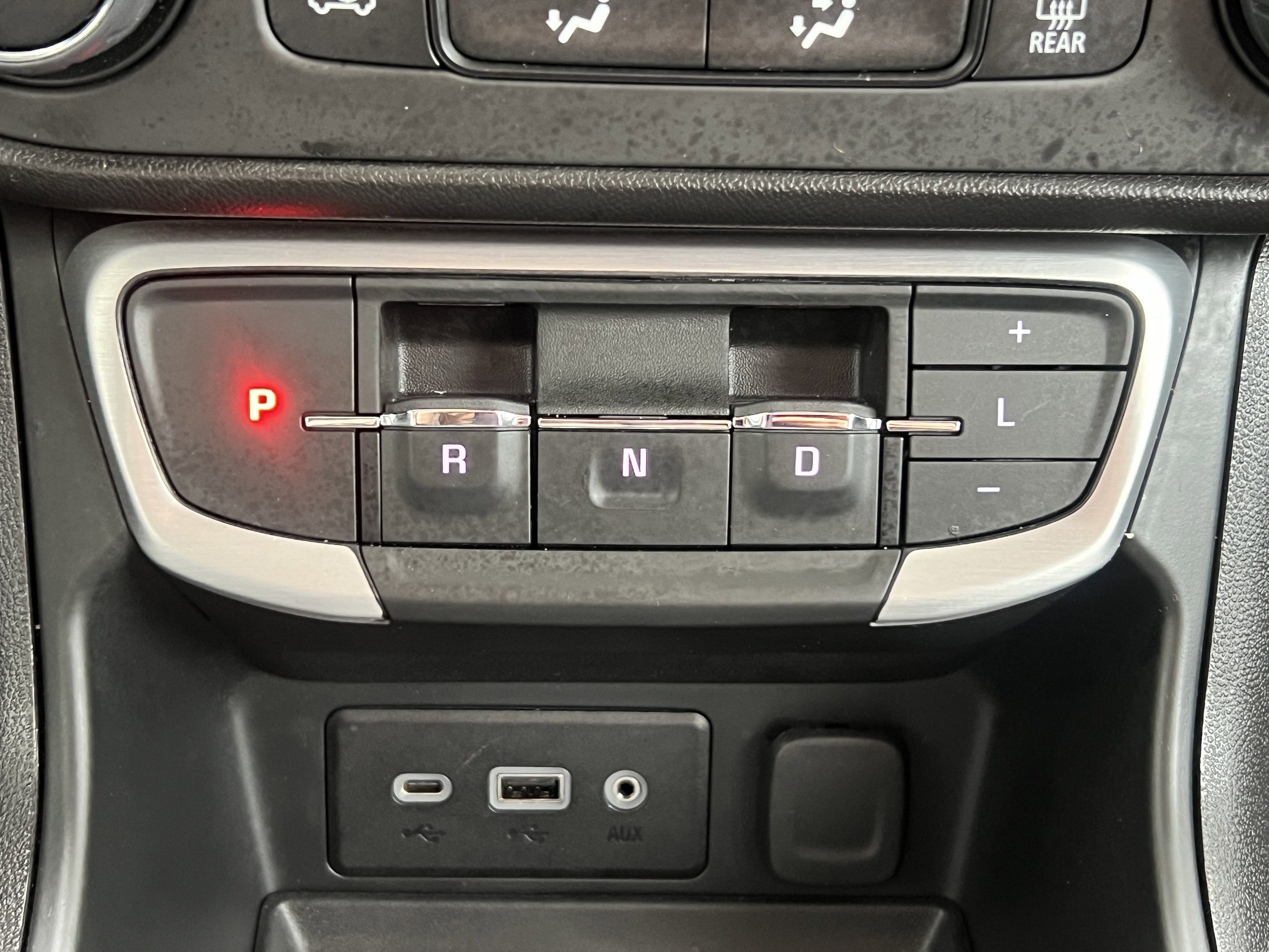 Used 2024 GMC Terrain SLE FWD image 30