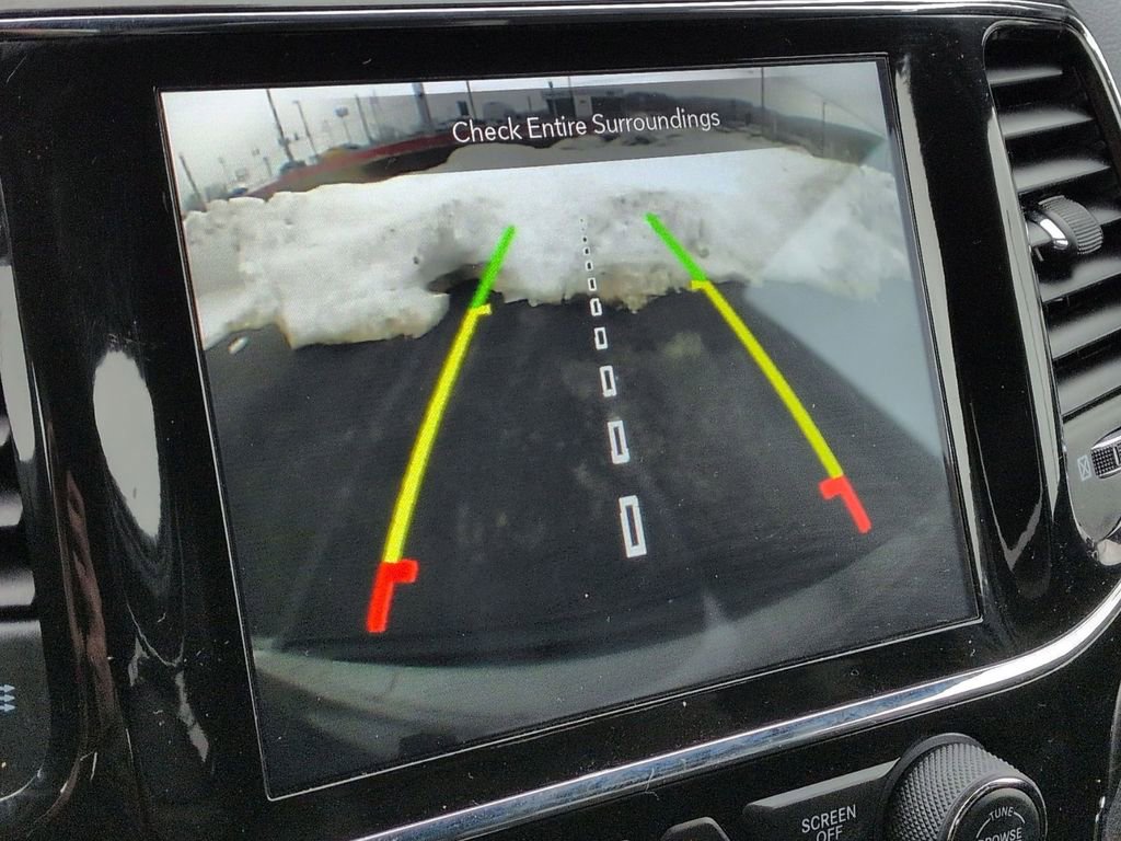 Used 2022 Jeep Grand Cherokee Laredo X AWD/4WD image 29