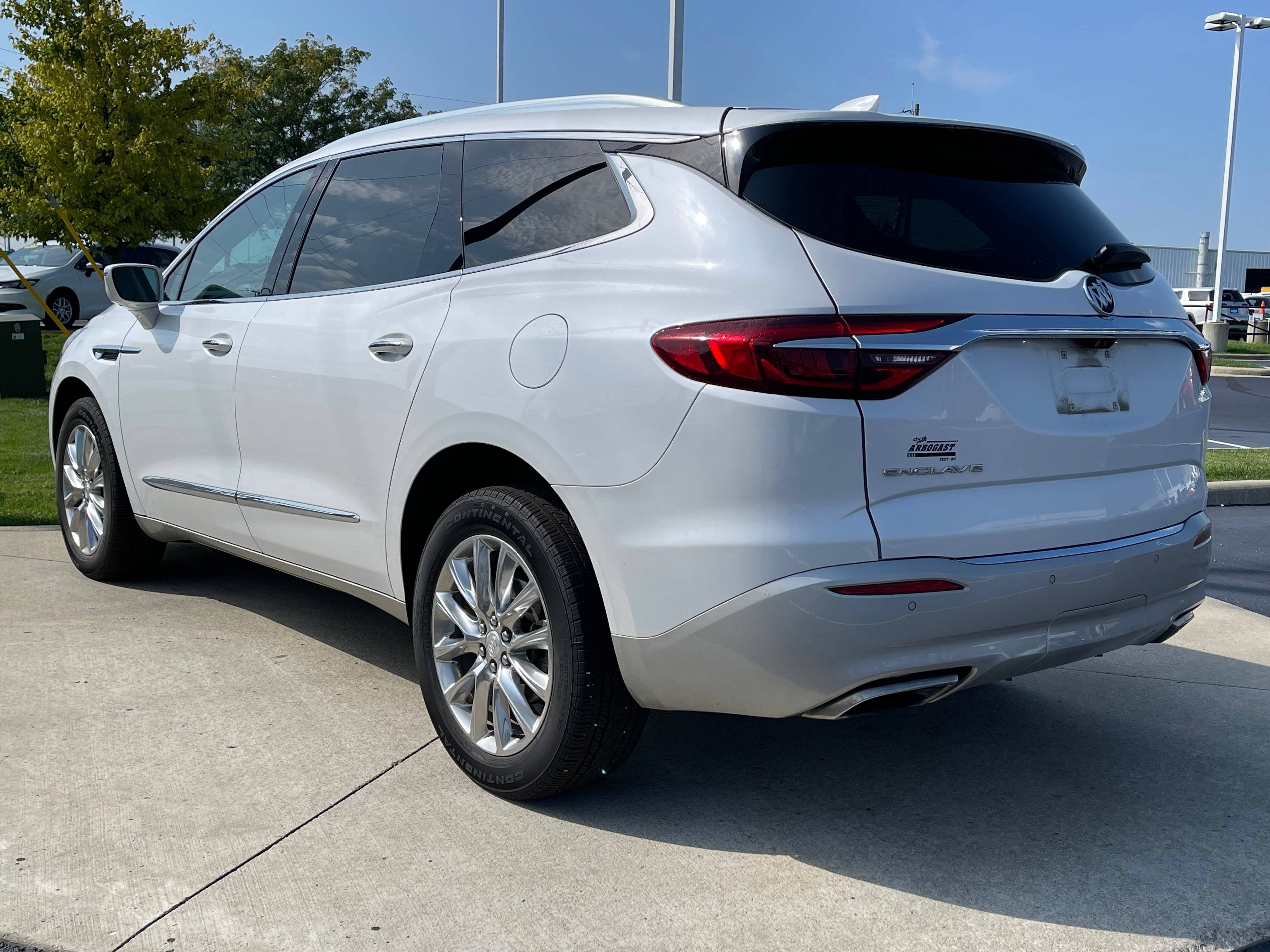Used 2020 Buick Enclave Premium w/ Surround and Sites Package FWD image 5
