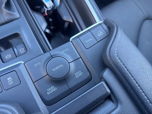 Used 2025 Toyota Grand Highlander AWD image 27