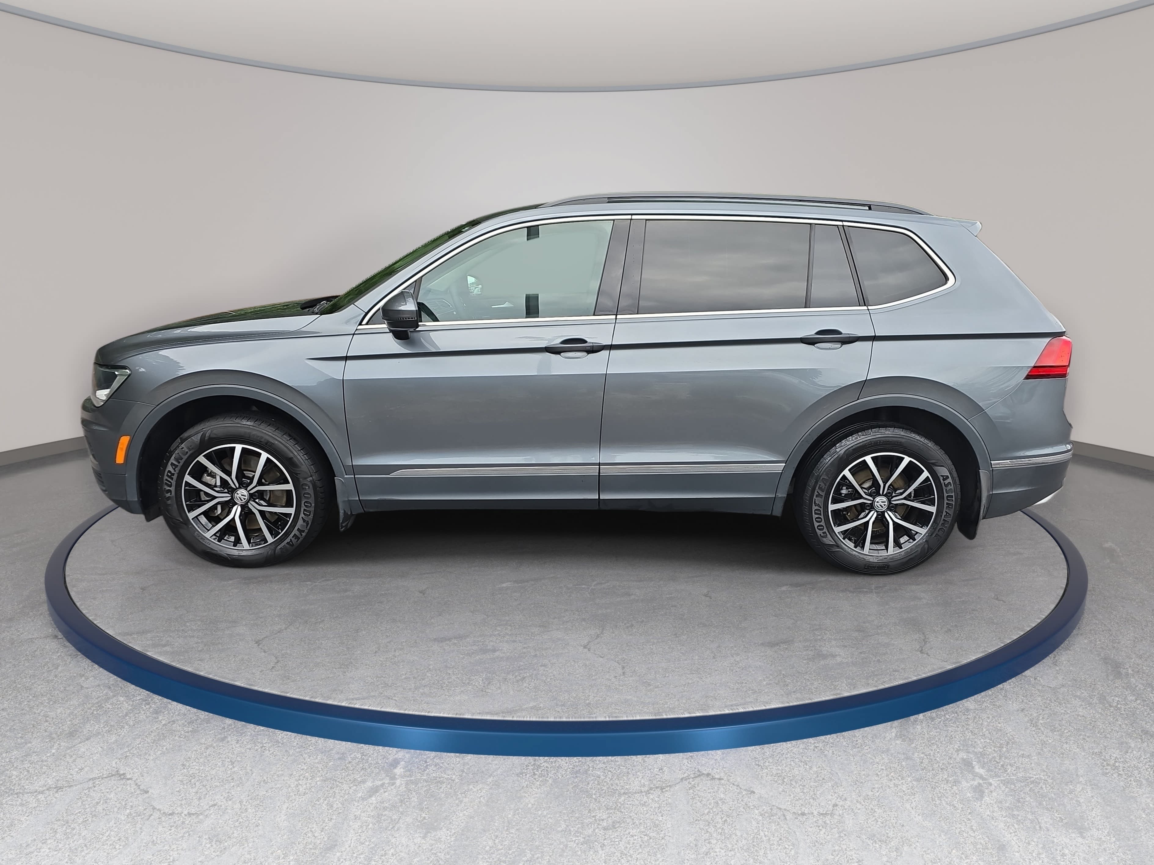 Used 2021 Volkswagen Tiguan SE FWD image 8