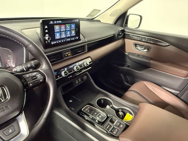 Used 2025 Honda Pilot Elite image 28