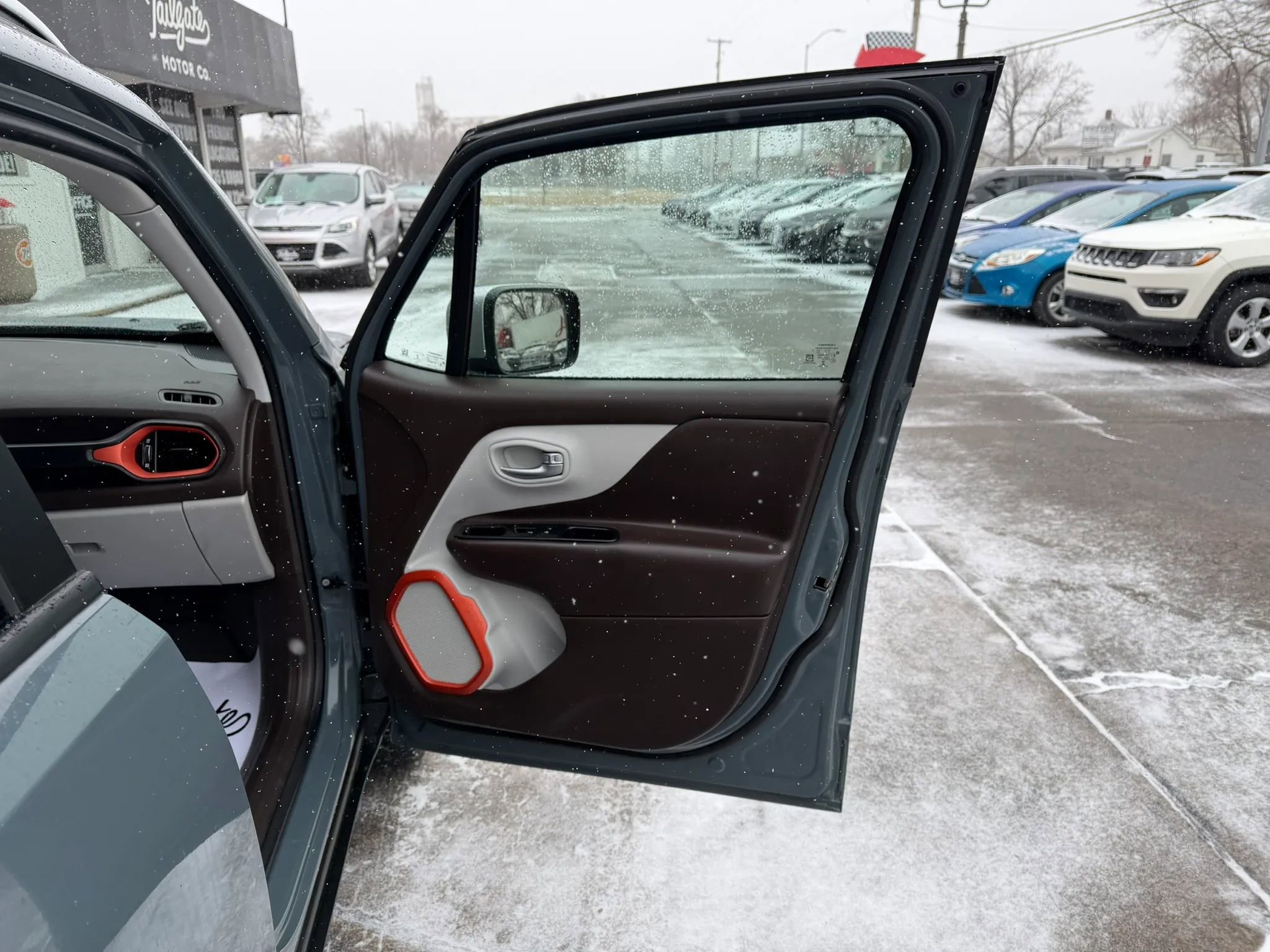 Used 2017 Jeep Renegade Limited AWD/4WD image 13