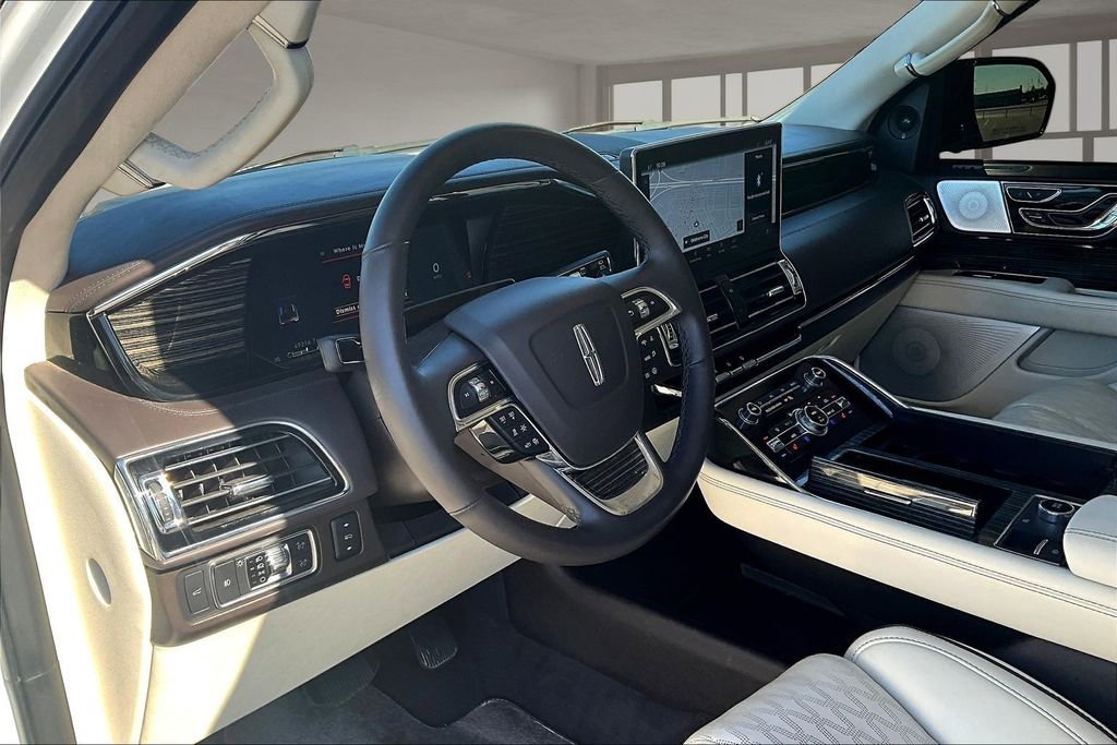 Used 2022 Lincoln Navigator Black Label AWD/4WD image 13