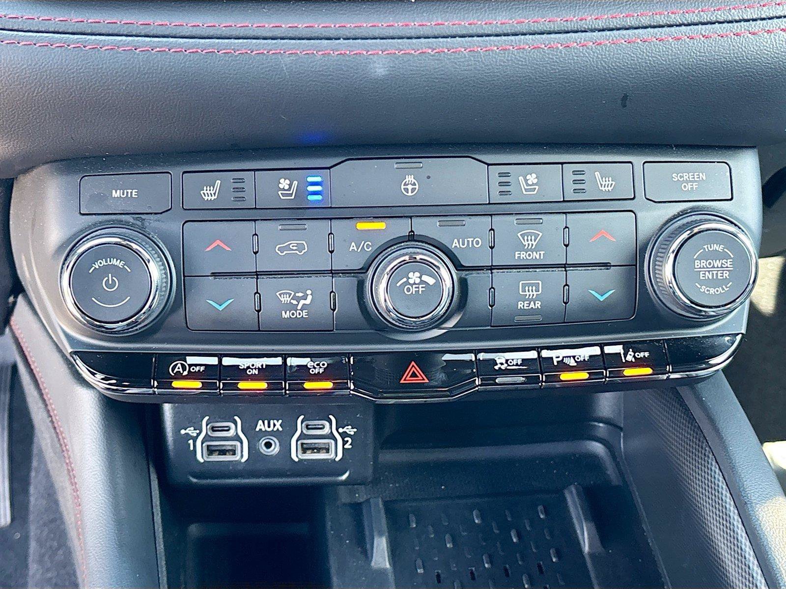 Used 2025 Dodge Durango GT AWD/4WD image 16