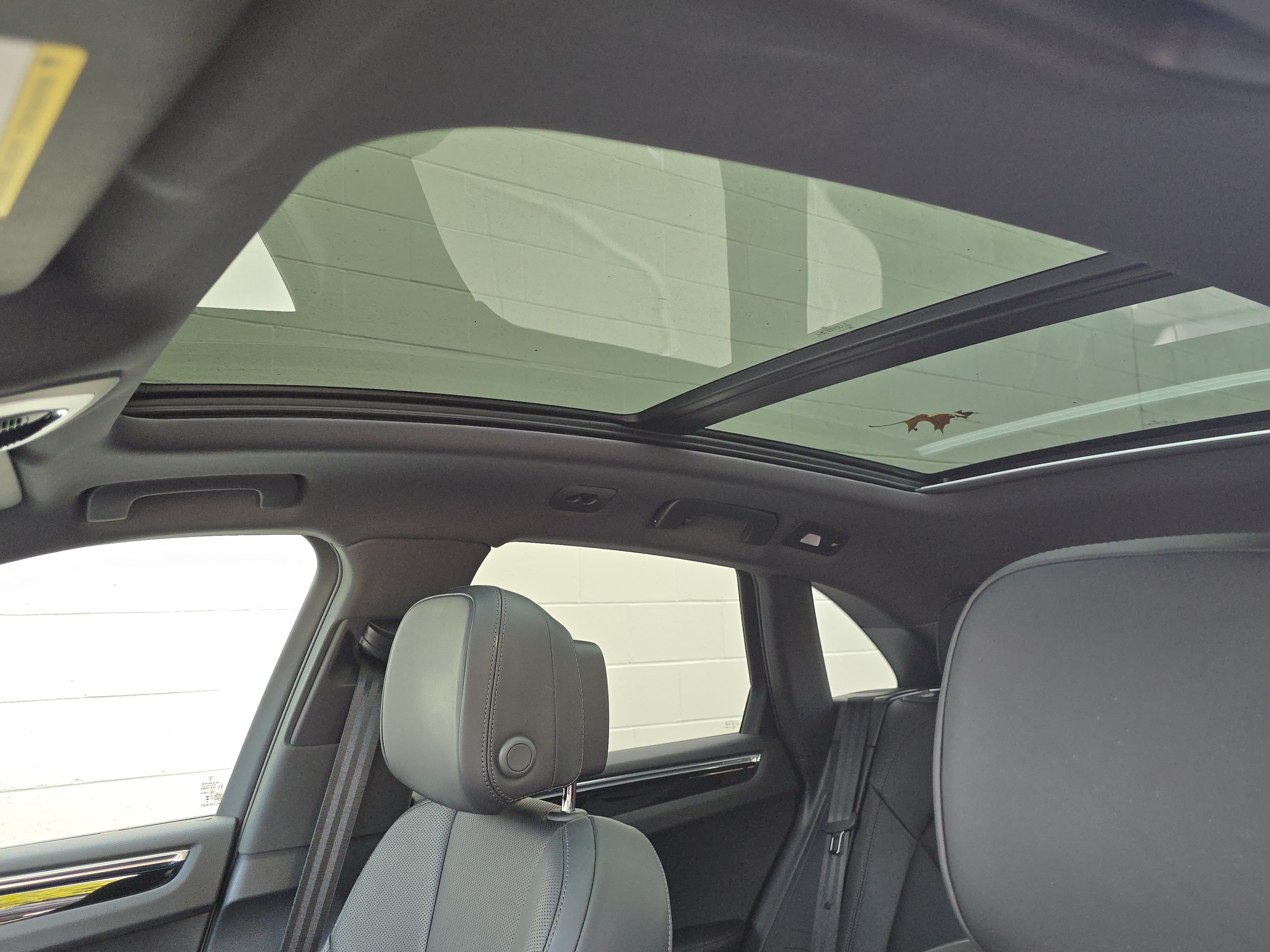 Certified 2025 Porsche Macan AWD/4WD image 13