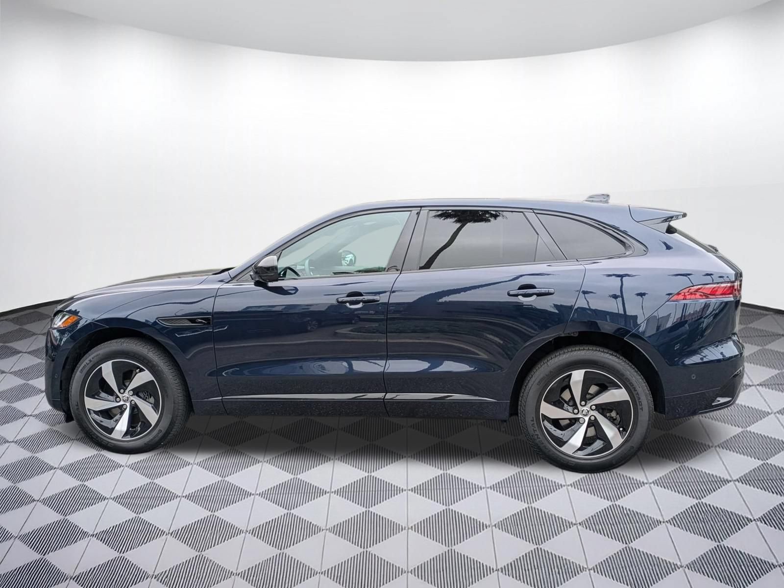 Used 2026 Jaguar F-PACE R-Dynamic S AWD/4WD image 2
