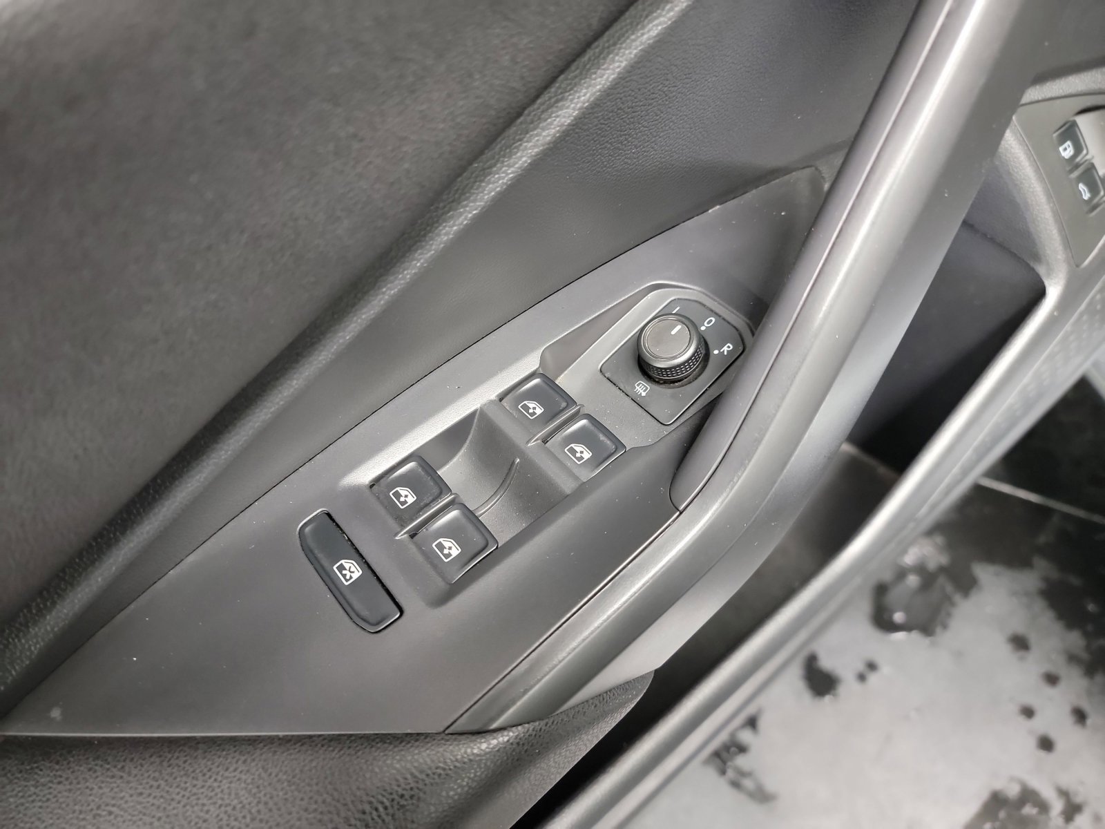 Used 2024 Volkswagen Jetta SE FWD image 14