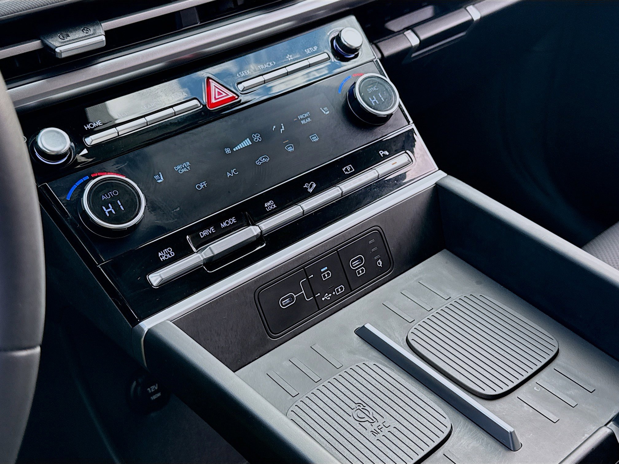 Used 2025 Hyundai Santa Fe SEL image 11