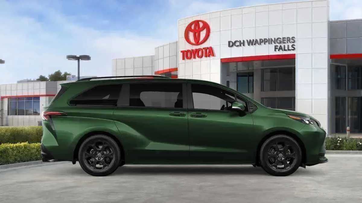 New 2026 Toyota Sienna XLE Woodland Edition AWD/4WD image 12