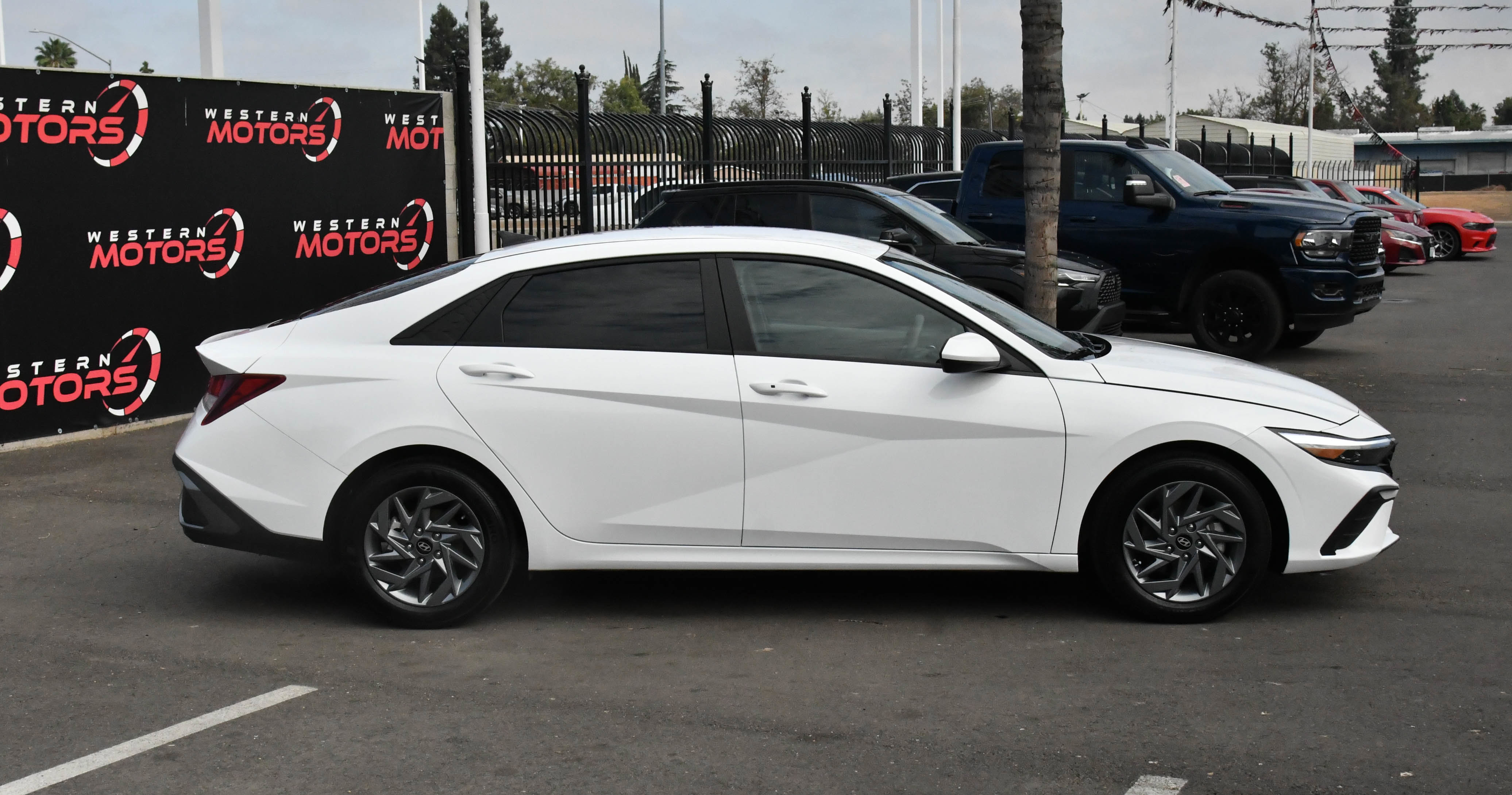 Used 2024 Hyundai Elantra SEL image 9