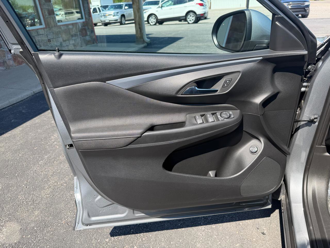 Used 2025 Buick Envista Preferred w/ Convenience I Package FWD image 13