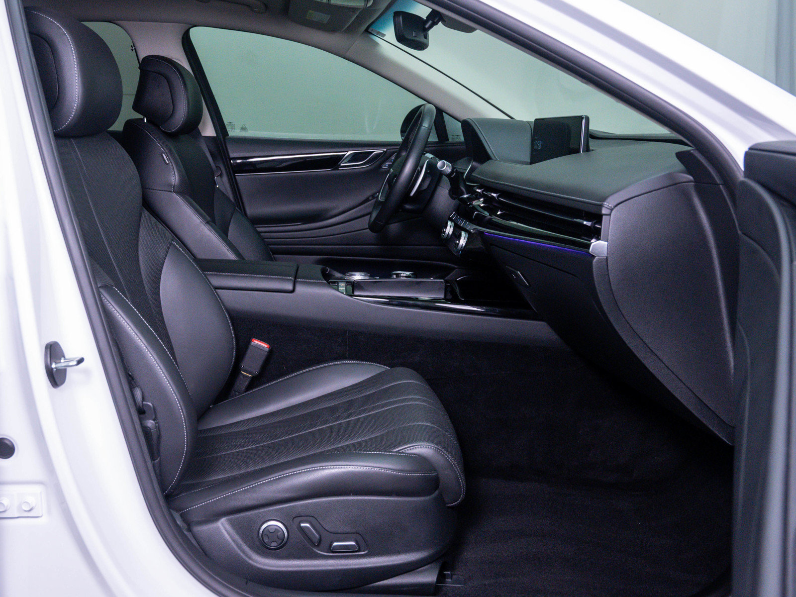 Used 2023 Genesis G80 2.5T AWD/4WD image 10