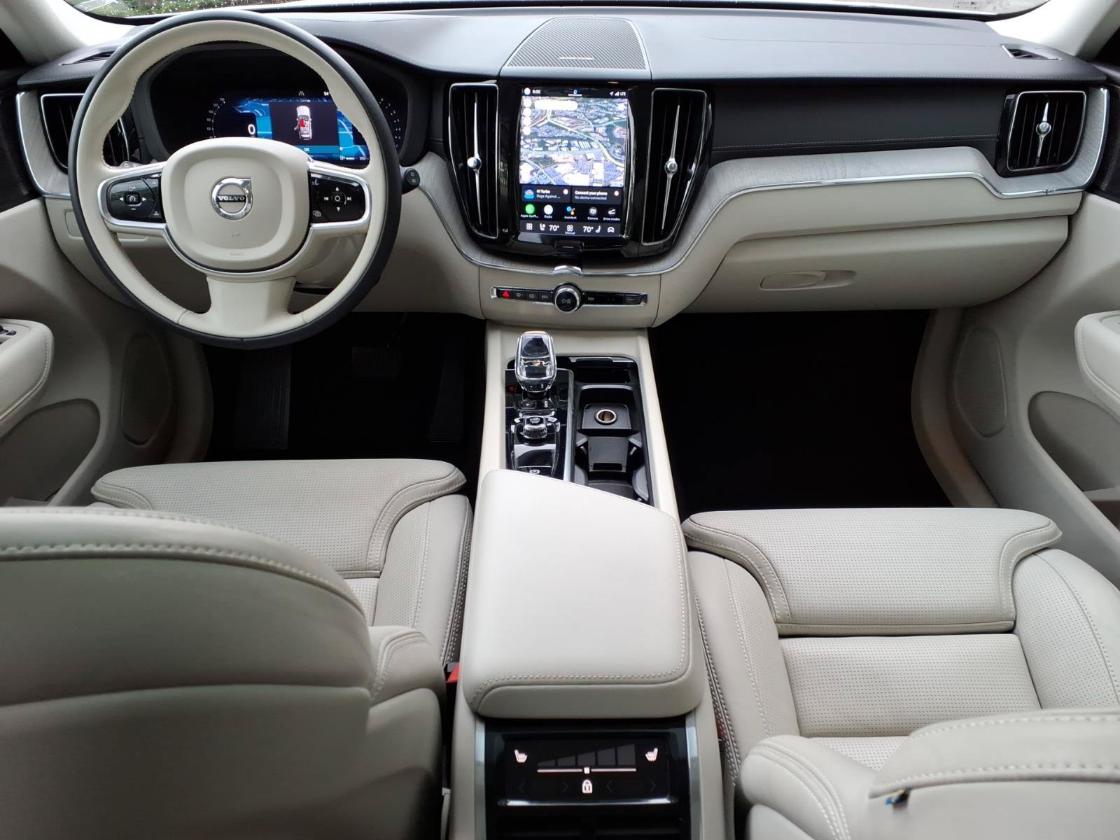 Certified 2023 Volvo XC60 B5 Ultimate w/ Climate Package FWD image 12