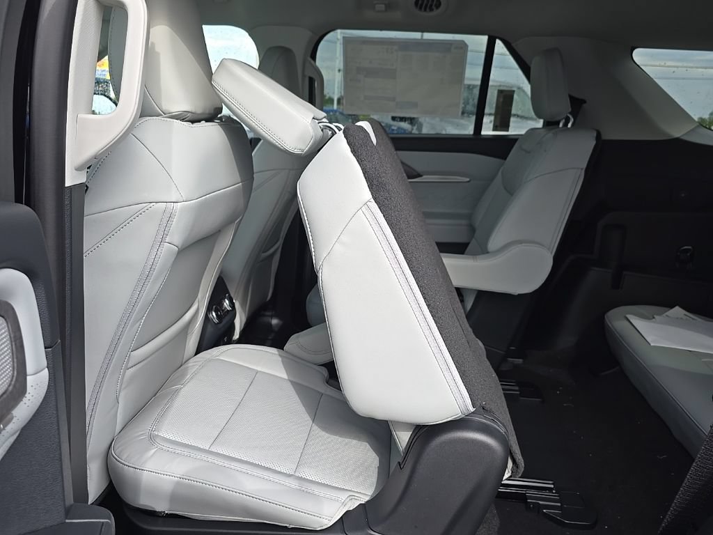 New 2026 Ford Explorer Platinum w/ LUX Leather Package AWD/4WD image 37