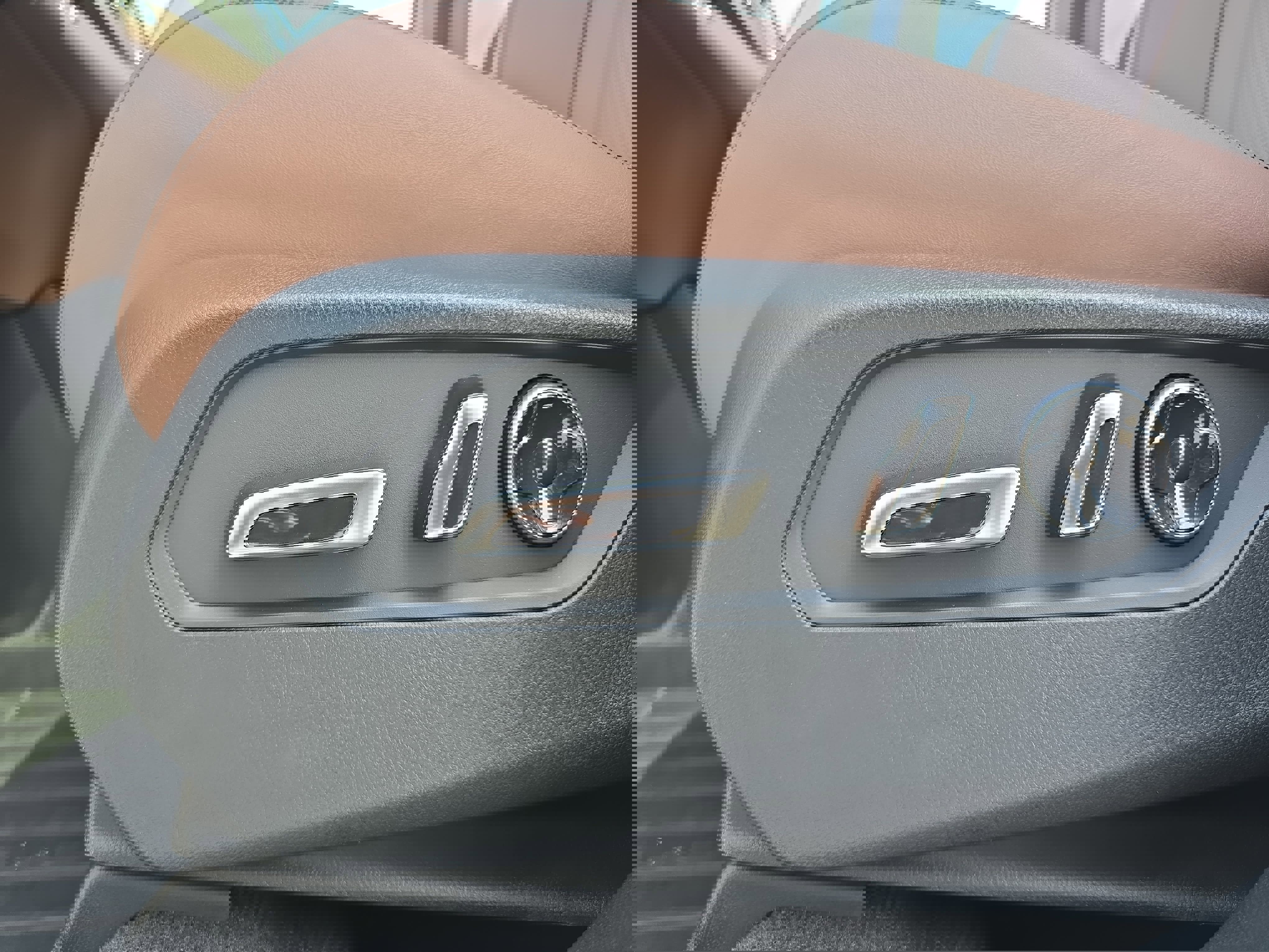 Used 2025 Acura RDX w/Technology Package image 27