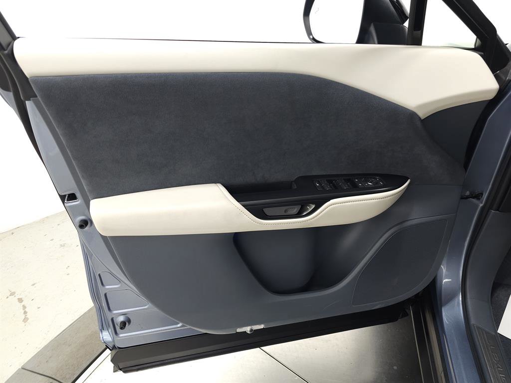 Used 2024 Lexus RZ 300e Premium image 13