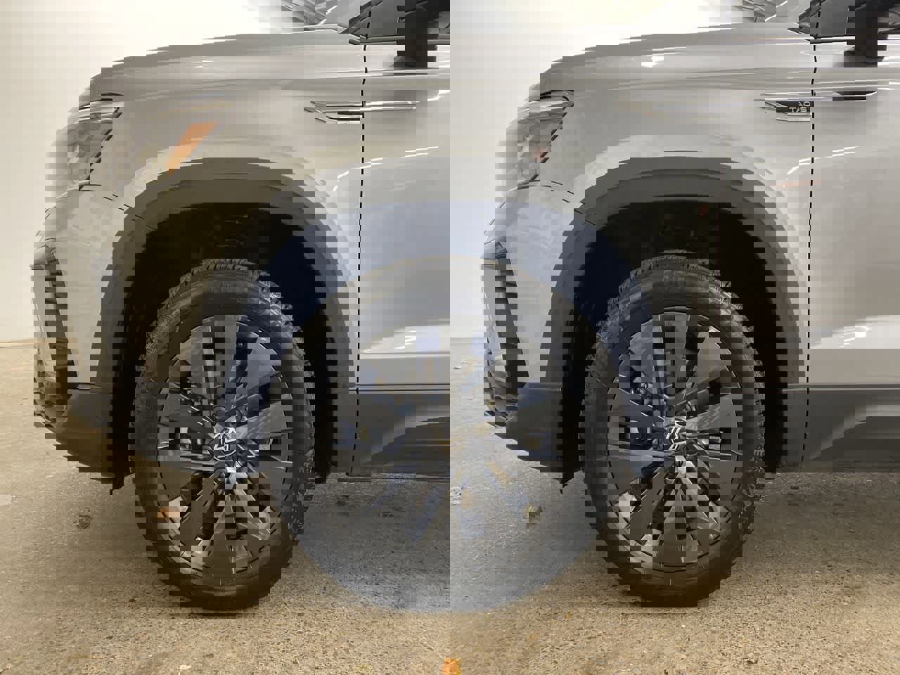 Used 2024 Volkswagen Taos S image 11