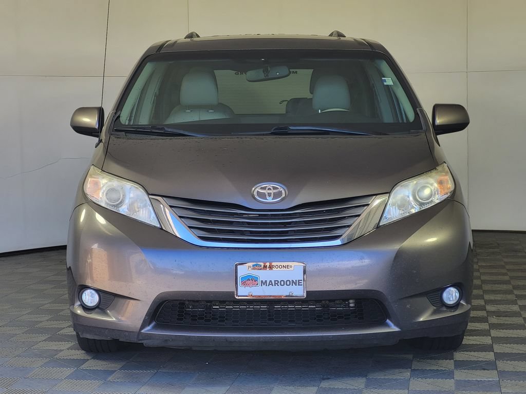 Used 2014 Toyota Sienna XLE FWD video 2