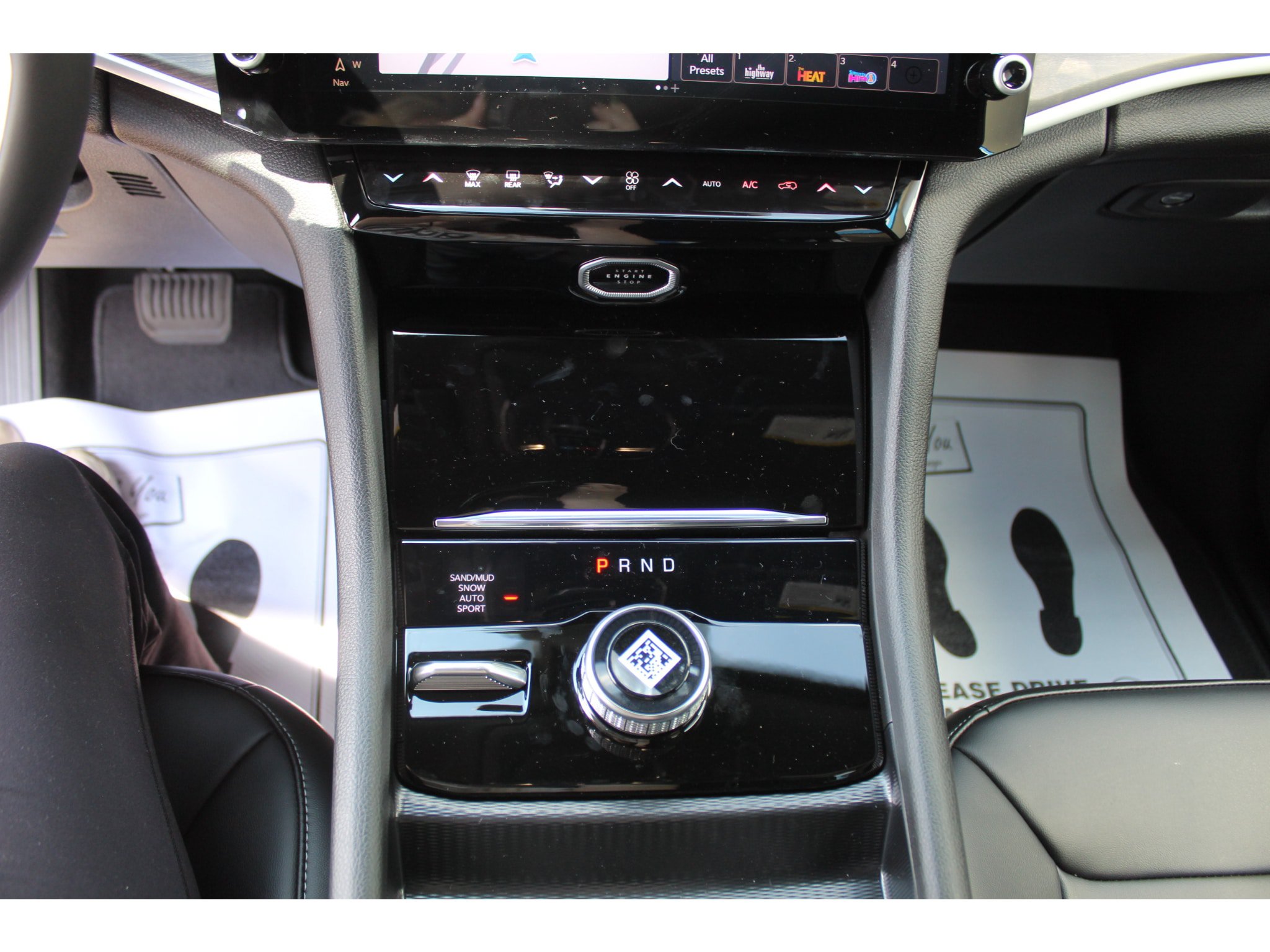 New 2027 Jeep Grand Cherokee Limited AWD/4WD image 13