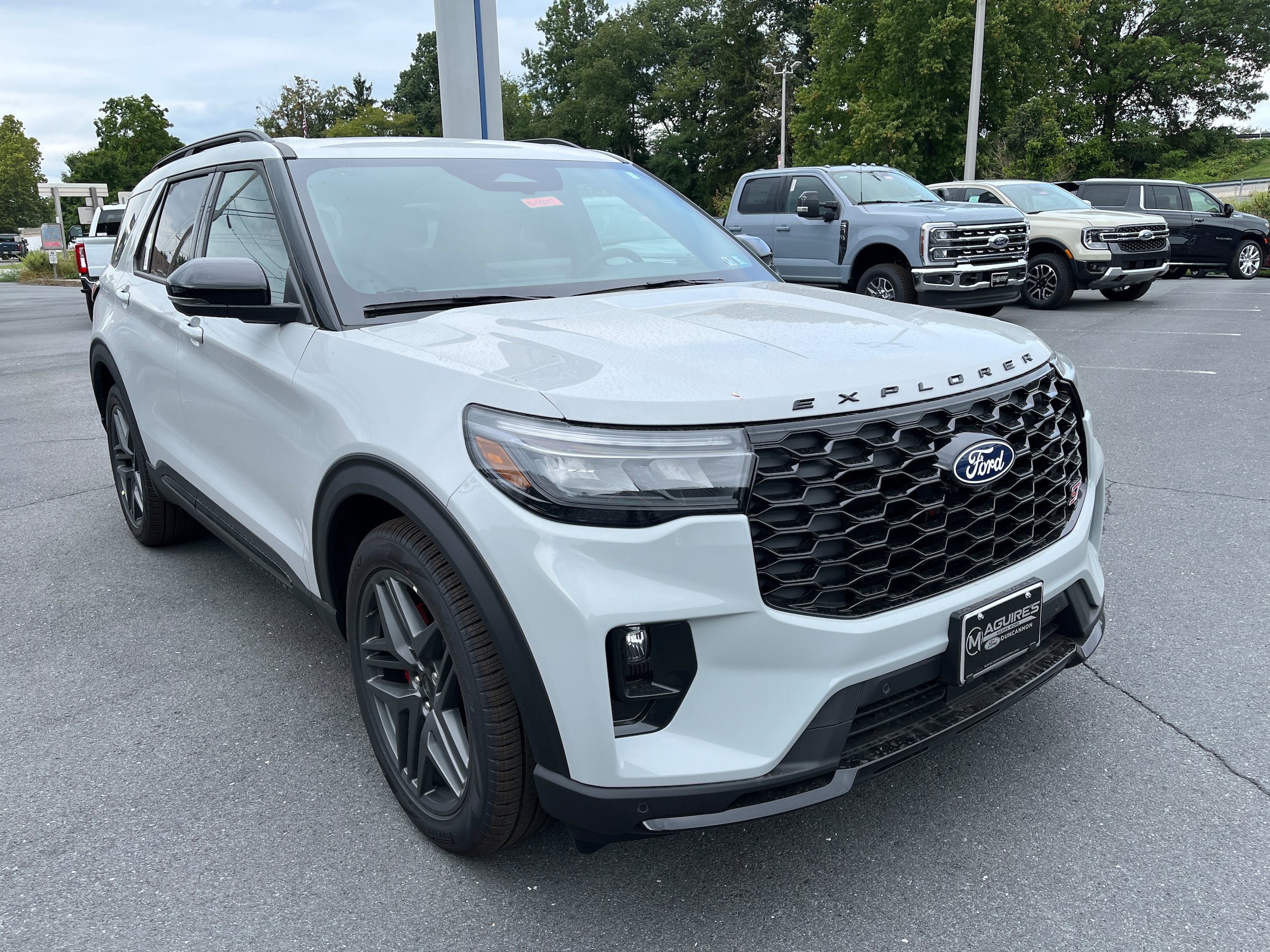 New 2027 Ford Explorer ST w/ Sun And Sound Package AWD/4WD image 4