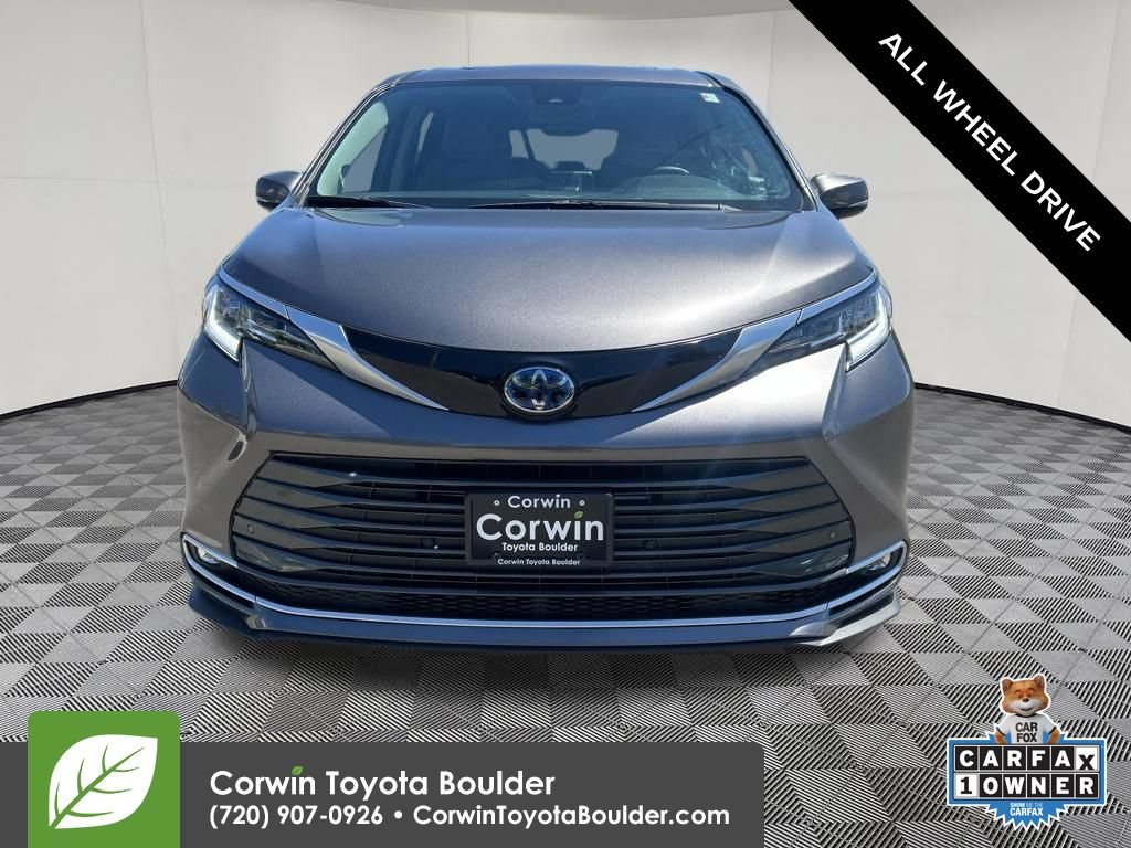 Used 2024 Toyota Sienna Limited AWD/4WD image 2
