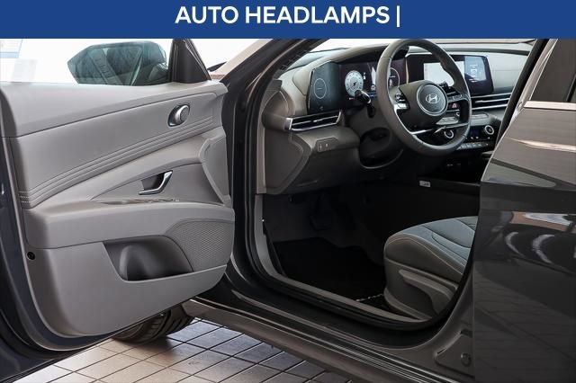 Used 2024 Hyundai Elantra SEL w/ Convenience Package FWD image 13