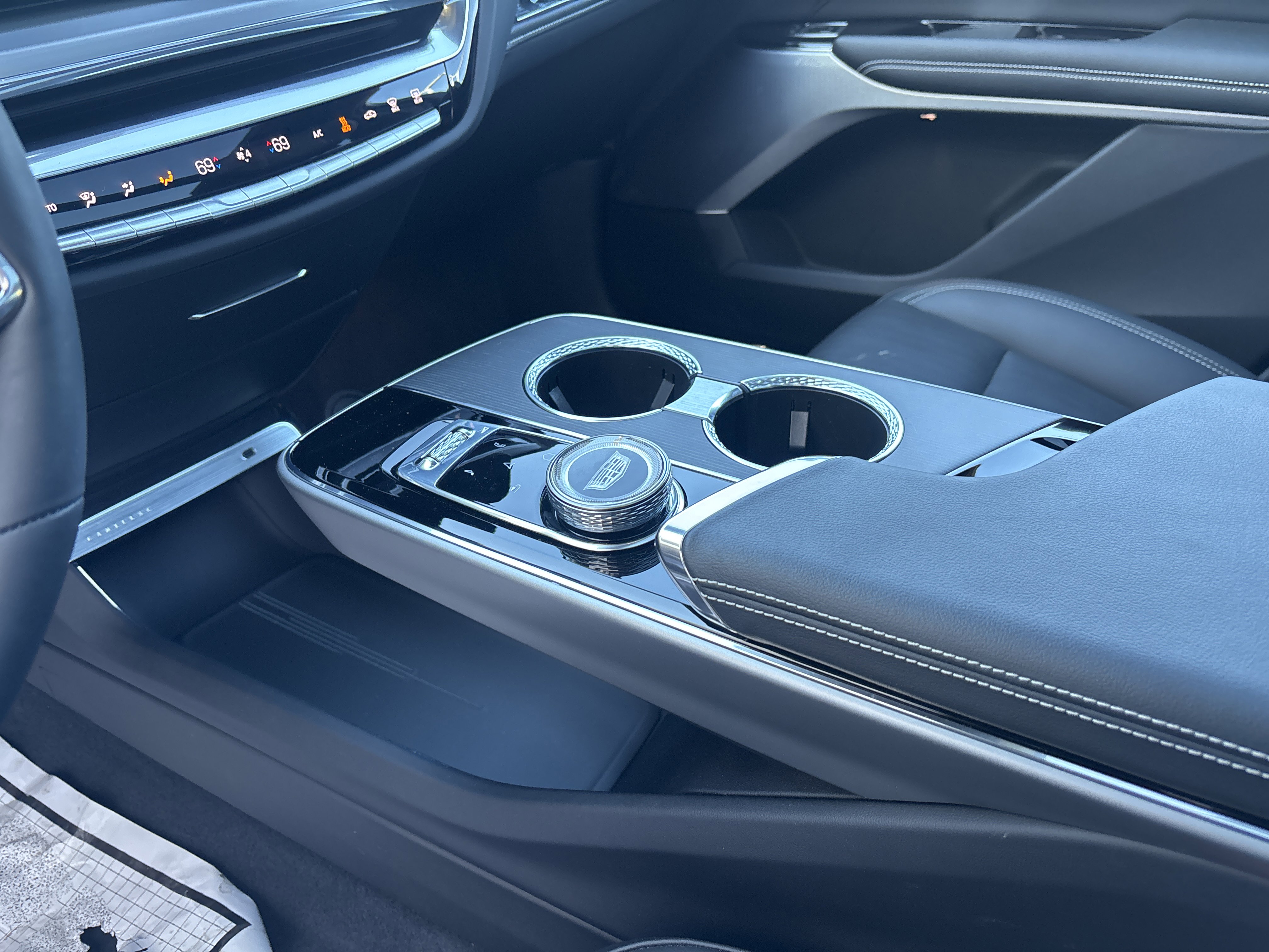 Used 2024 Cadillac Lyriq Luxury w/ LPO, Floor Liner Package image 24