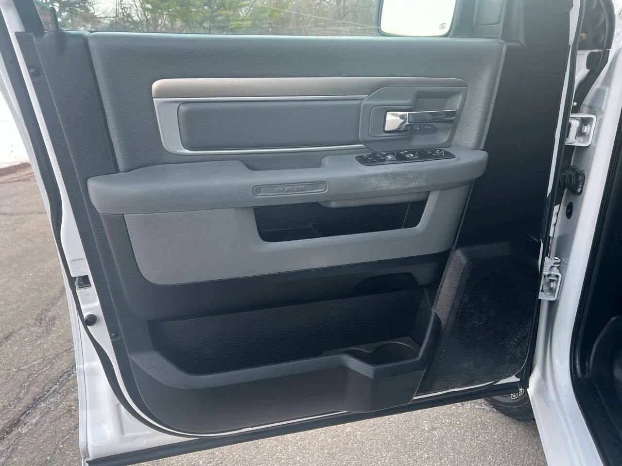 Used 2016 RAM 1500 Big Horn image 27