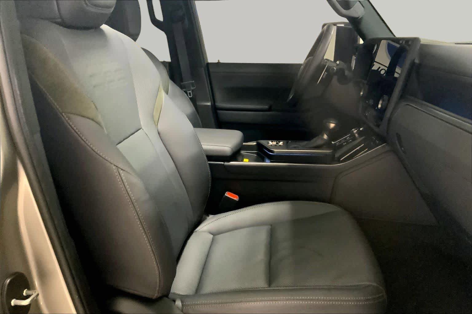 Used 2024 Lexus GX 550 AWD/4WD image 13