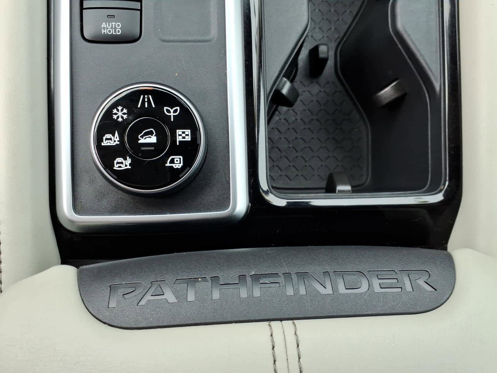 Used 2022 Nissan Pathfinder SL AWD/4WD image 21
