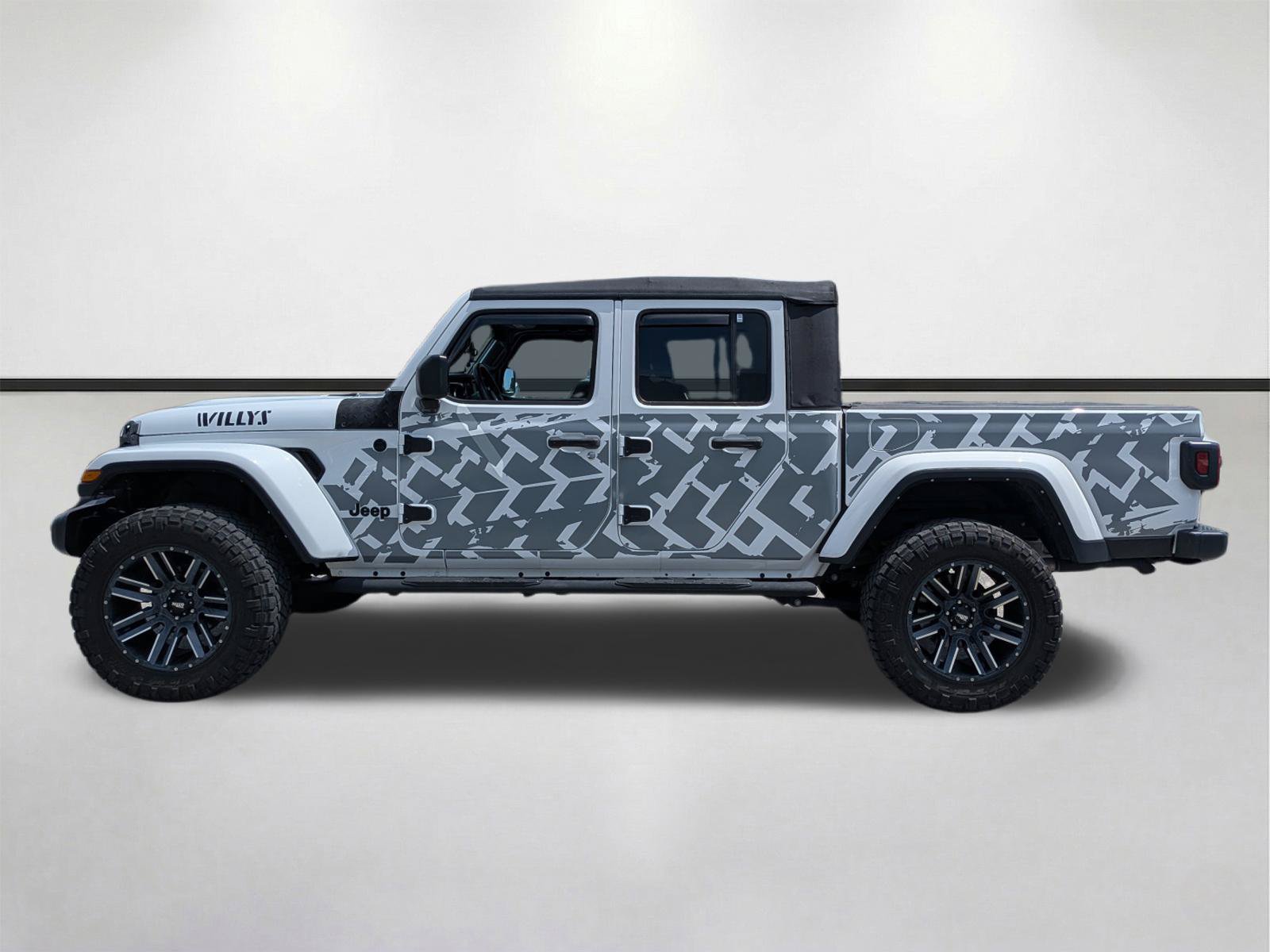 Used 2021 Jeep Gladiator Sport AWD/4WD image 7