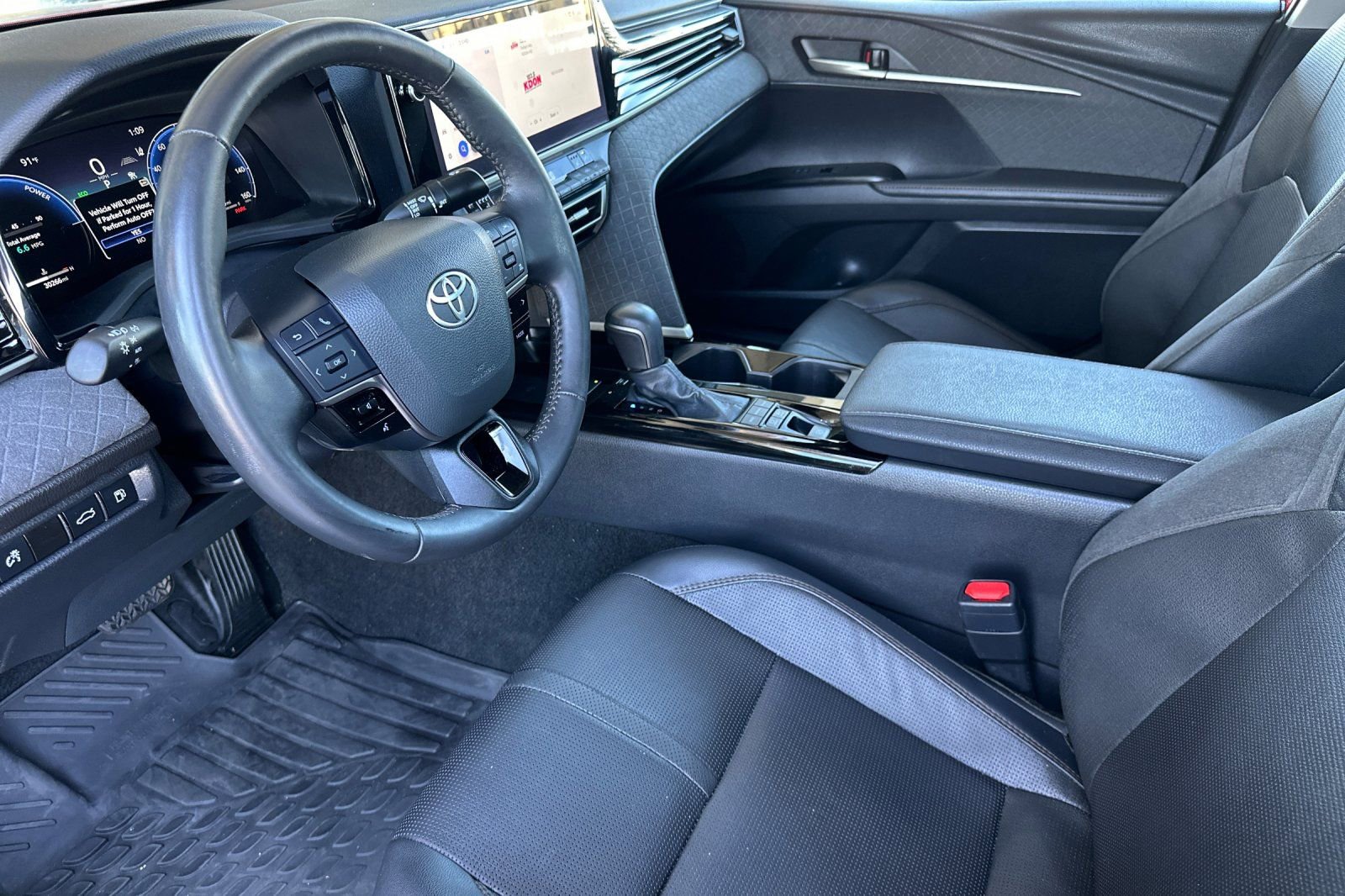 Used 2025 Toyota Camry XLE image 12