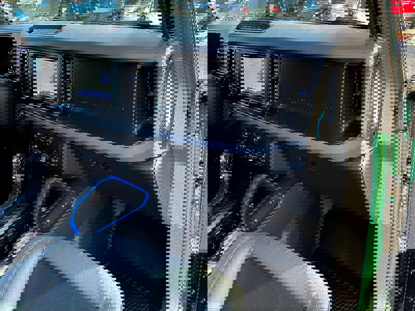 Used 2023 Ford Bronco Black Diamond w/ Sasquatch Package image 13