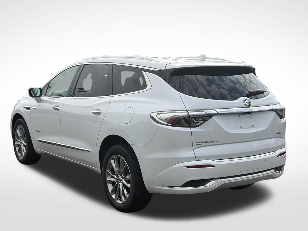 Used 2023 Buick Enclave Avenir w/ Avenir Technology Package AWD/4WD image 7