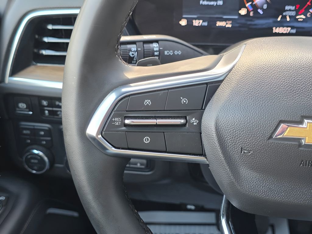 Used 2025 Chevrolet Suburban High Country image 26