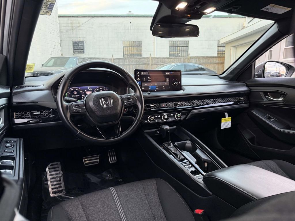 Used 2024 Honda Accord Sport image 17