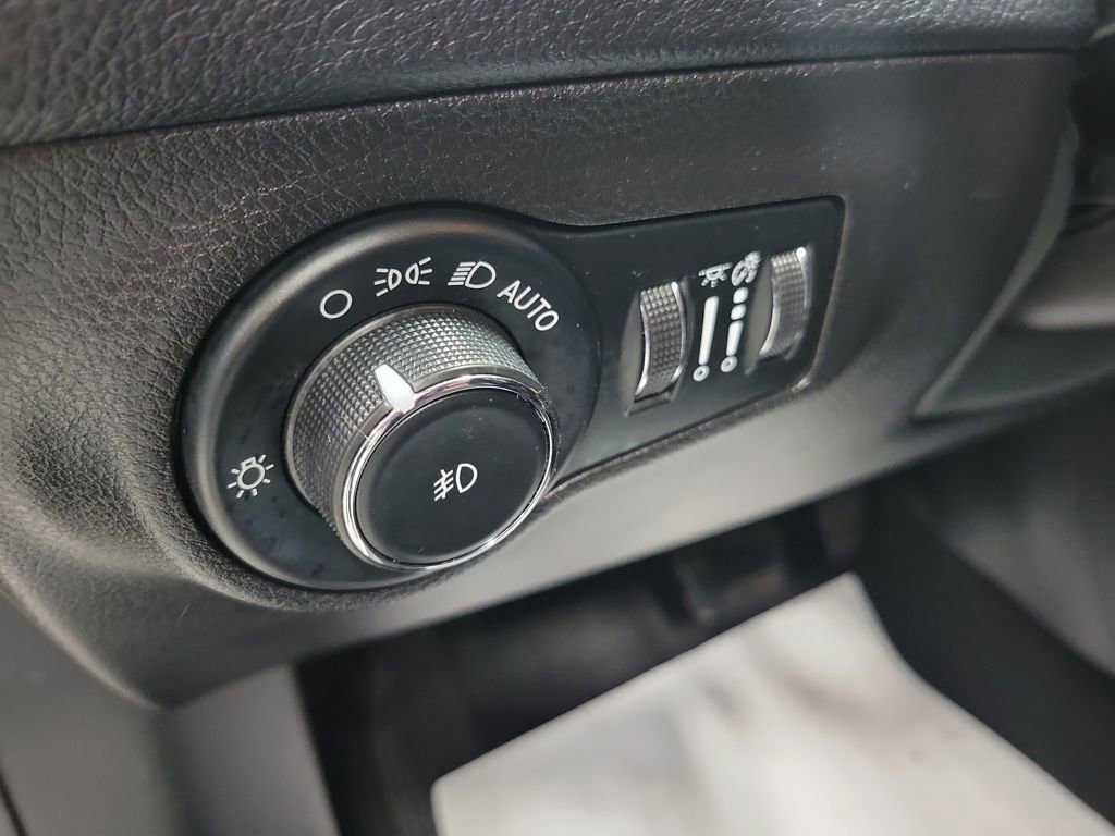 Used 2020 Jeep Compass Limited image 43