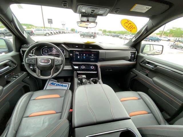 Used 2025 GMC Sierra 1500 AT4 w/ Technology Package AWD/4WD image 15
