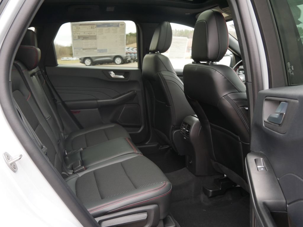 New 2026 Ford Escape ST-Line w/ Tech Pack #1 AWD/4WD image 12