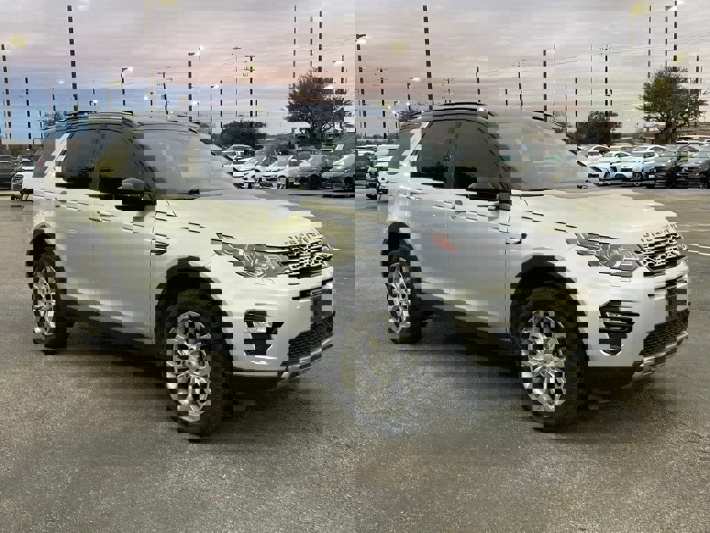 Used 2019 Land Rover Discovery Sport HSE image 3