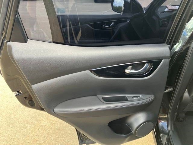 Used 2021 Nissan Rogue Sport SL w/ Premium Package AWD/4WD image 22