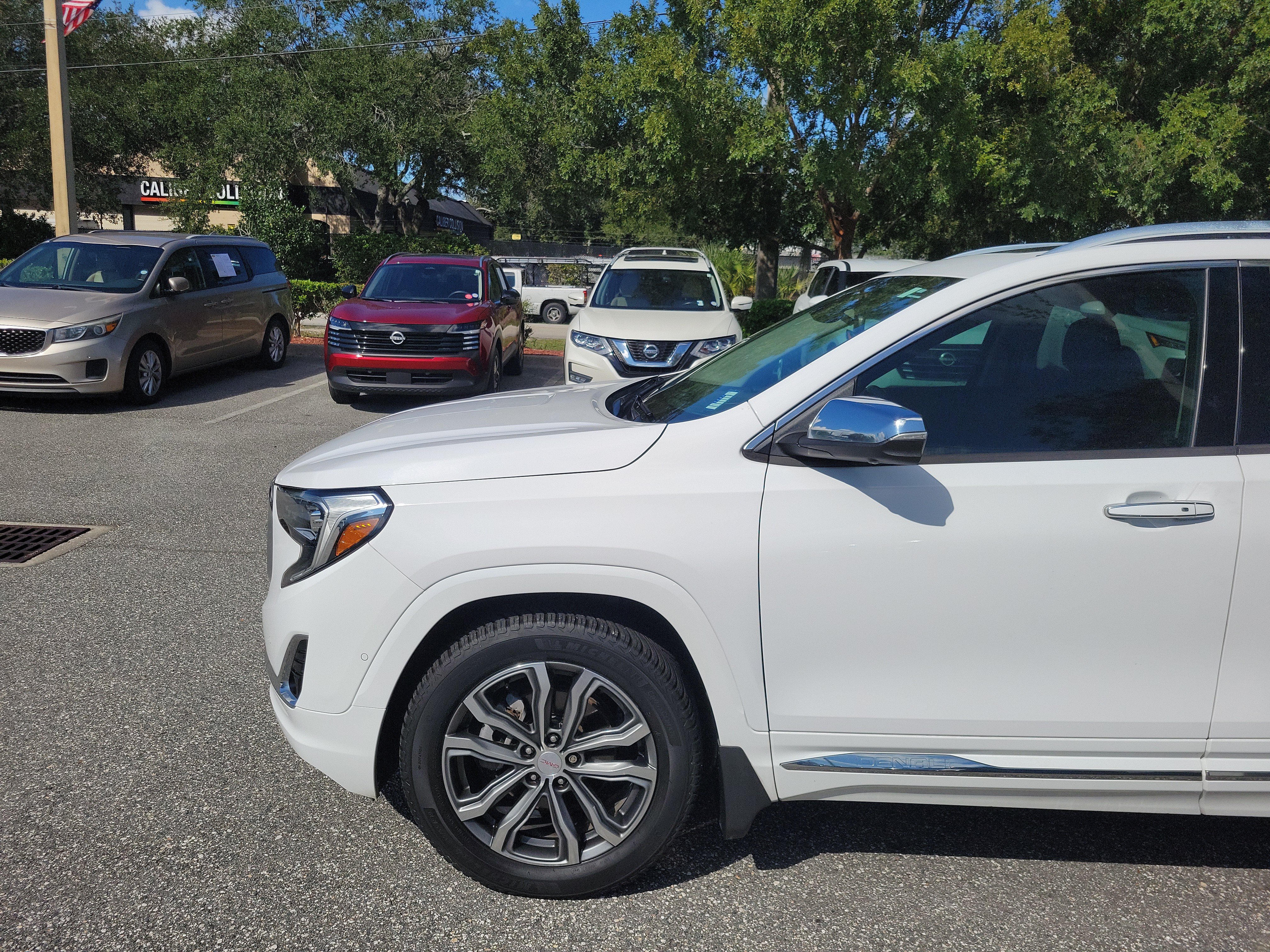 Used 2019 GMC Terrain Denali w/ Advanced Safety Package AWD/4WD image 2