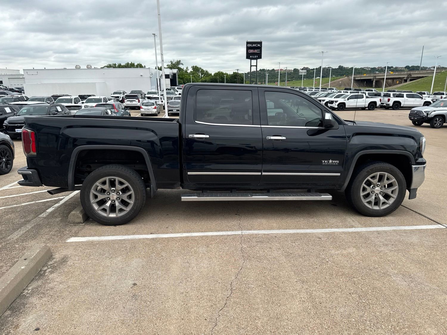 Used 2018 GMC Sierra 1500 SLT w/ Texas SLT Premium Package RWD image 8