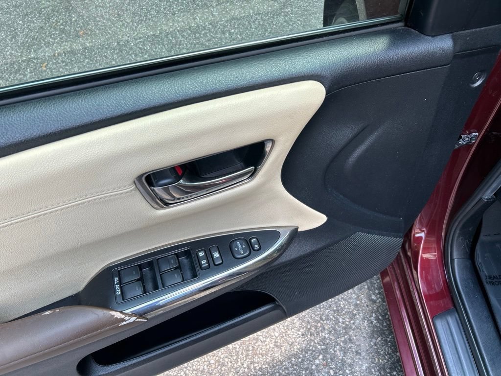 Used 2015 Toyota Avalon XLE Premium FWD image 16