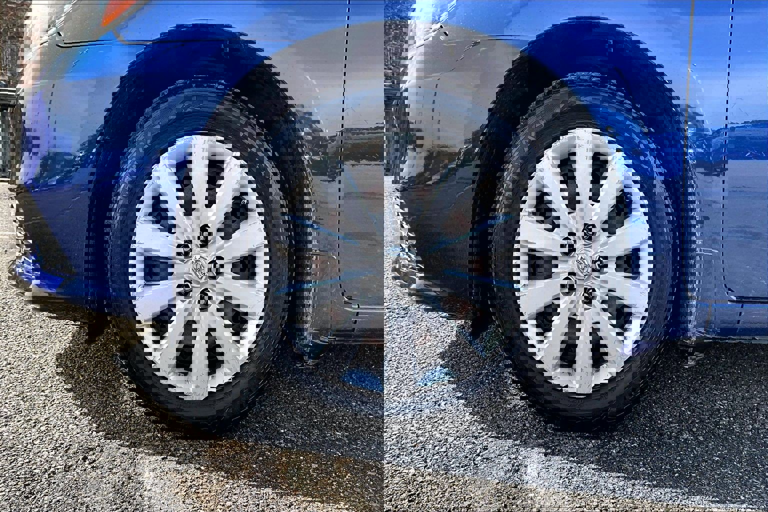 Used 2016 Nissan Sentra SV w/ All Weather Package image 9